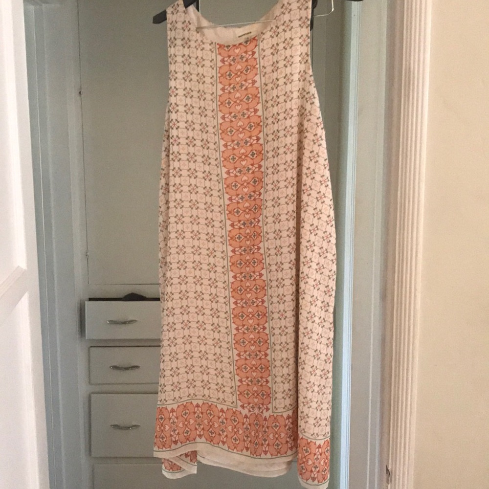 Max Studio gorgeous trapeze dress.
